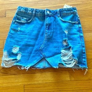 Distressed Zara short jean skirt . Size S
